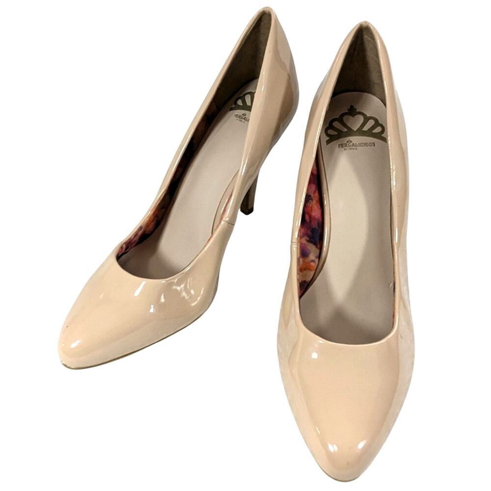 FERGALICIOUS! NUDE BEIGE, TAN, PATENT LEATHER CLASSIC HOT HEELS, PUMPS! SZ 9.5M